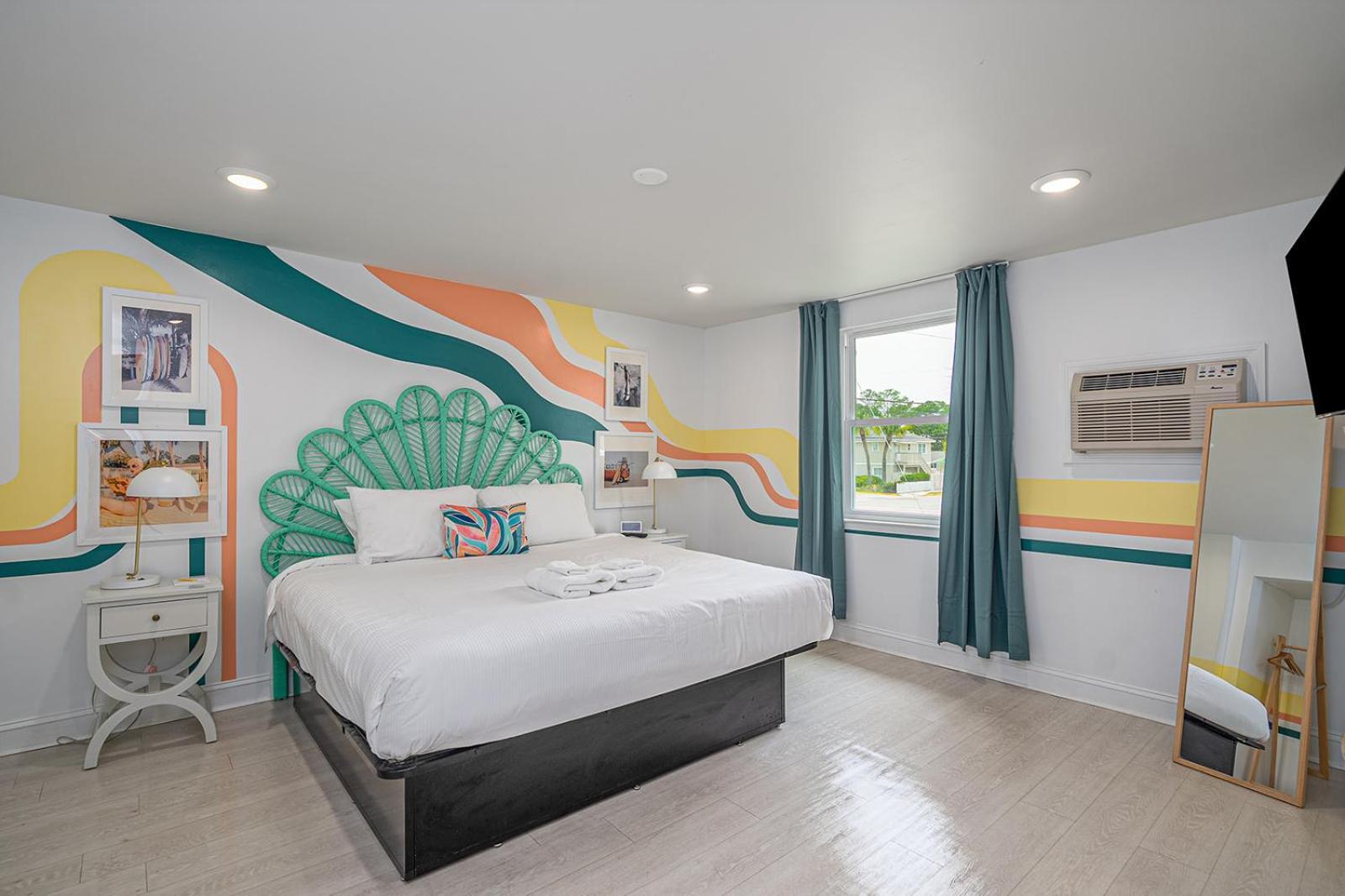 Royal Palms Motel