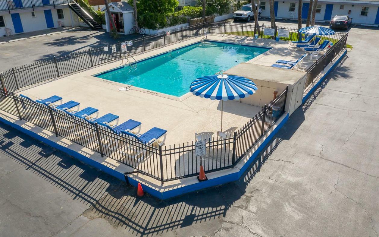 Motel Royal Palms