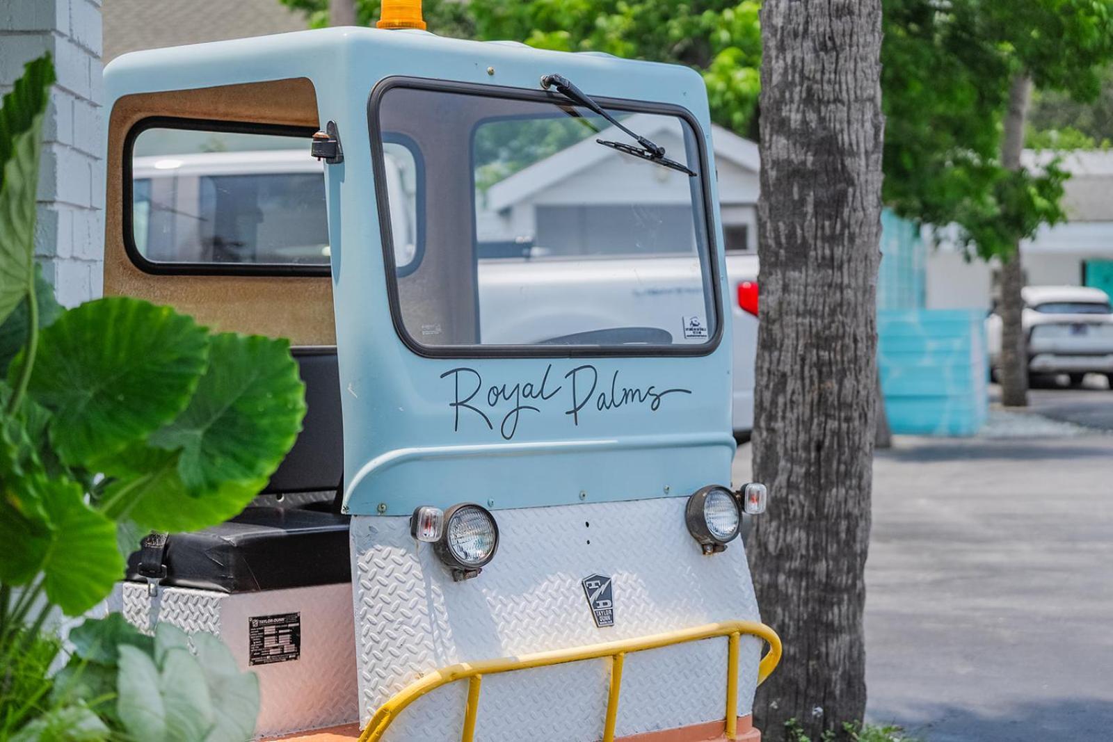 Royal Palms Motel